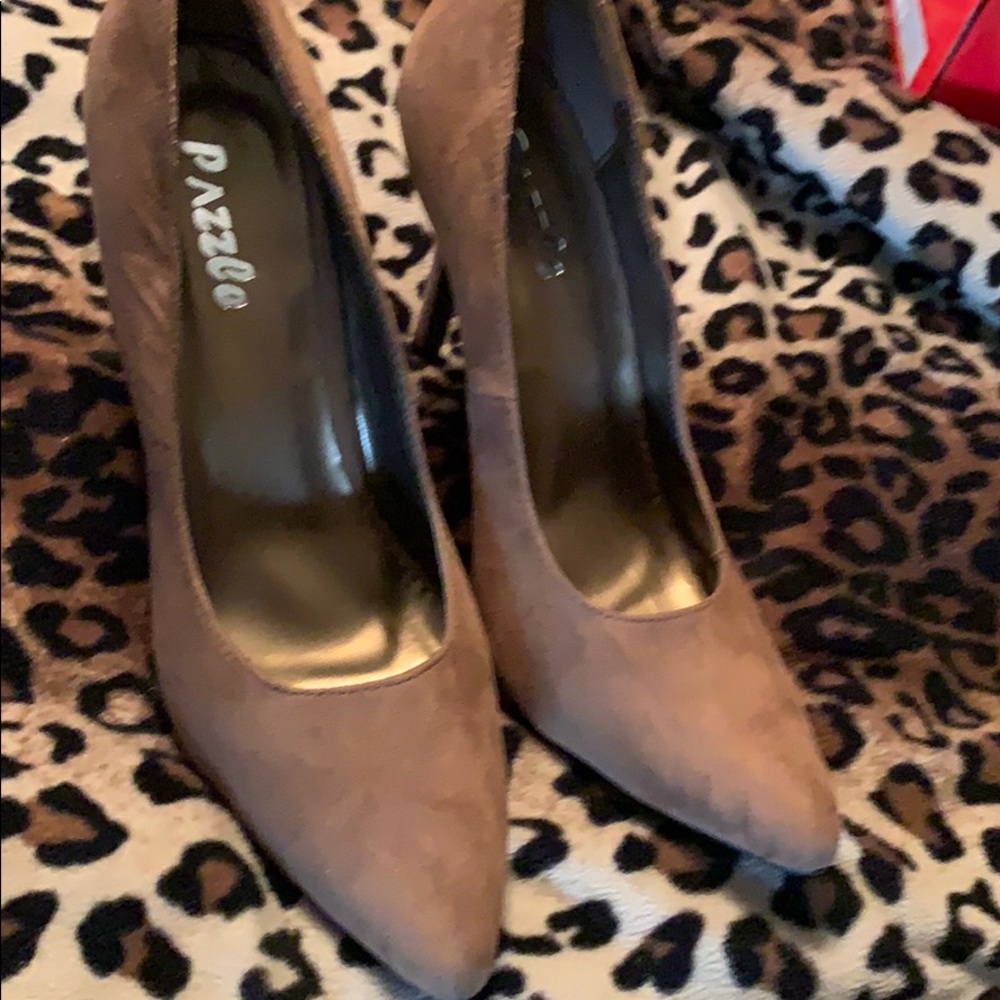 Brand new brown high heels